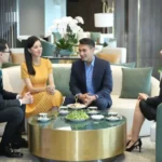 khách mua bất động sản cao cấp